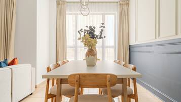 Elite Apartment | In-room dining