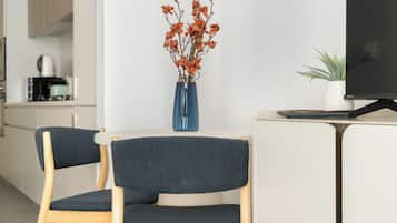 Gallery Studio | In-room dining