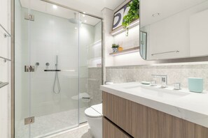 Estudio Gallery | Baño | Ducha y cabezal de ducha tipo lluvia