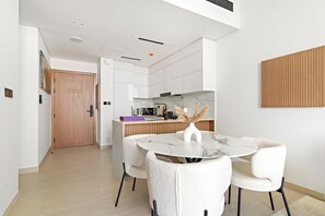 Signature Apartment | In-room dining