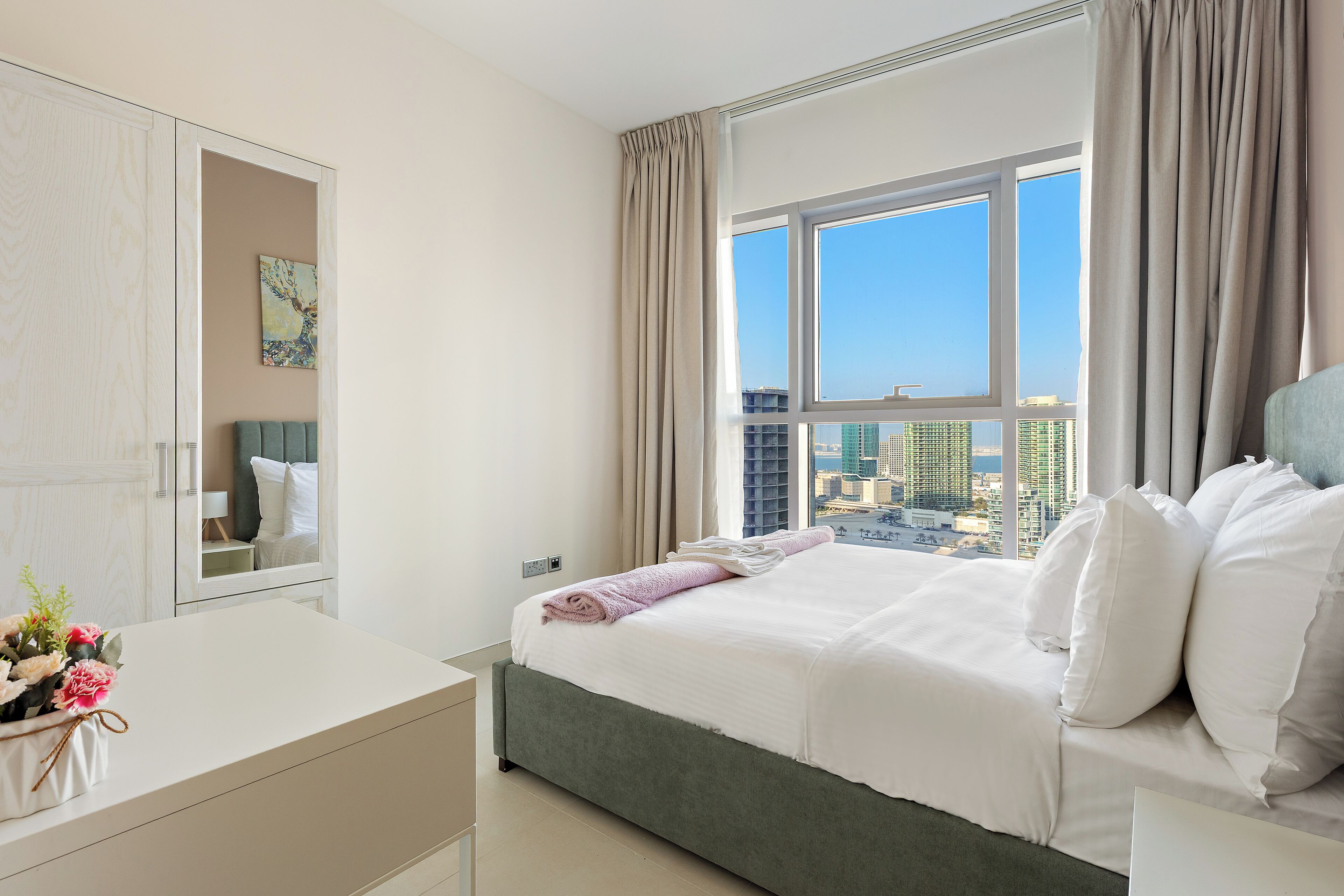 行政公寓 | 埃及棉床单、高档床上用品、记忆海绵床垫、客房内保险箱