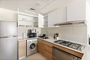 エクスクルーシブ アパートメント | 専用キッチン | 冷蔵庫、電子レンジ、オーブン、コンロ