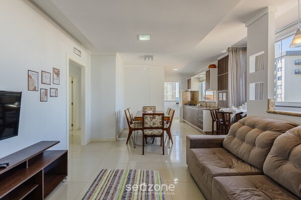 Basic Apartment | Living area