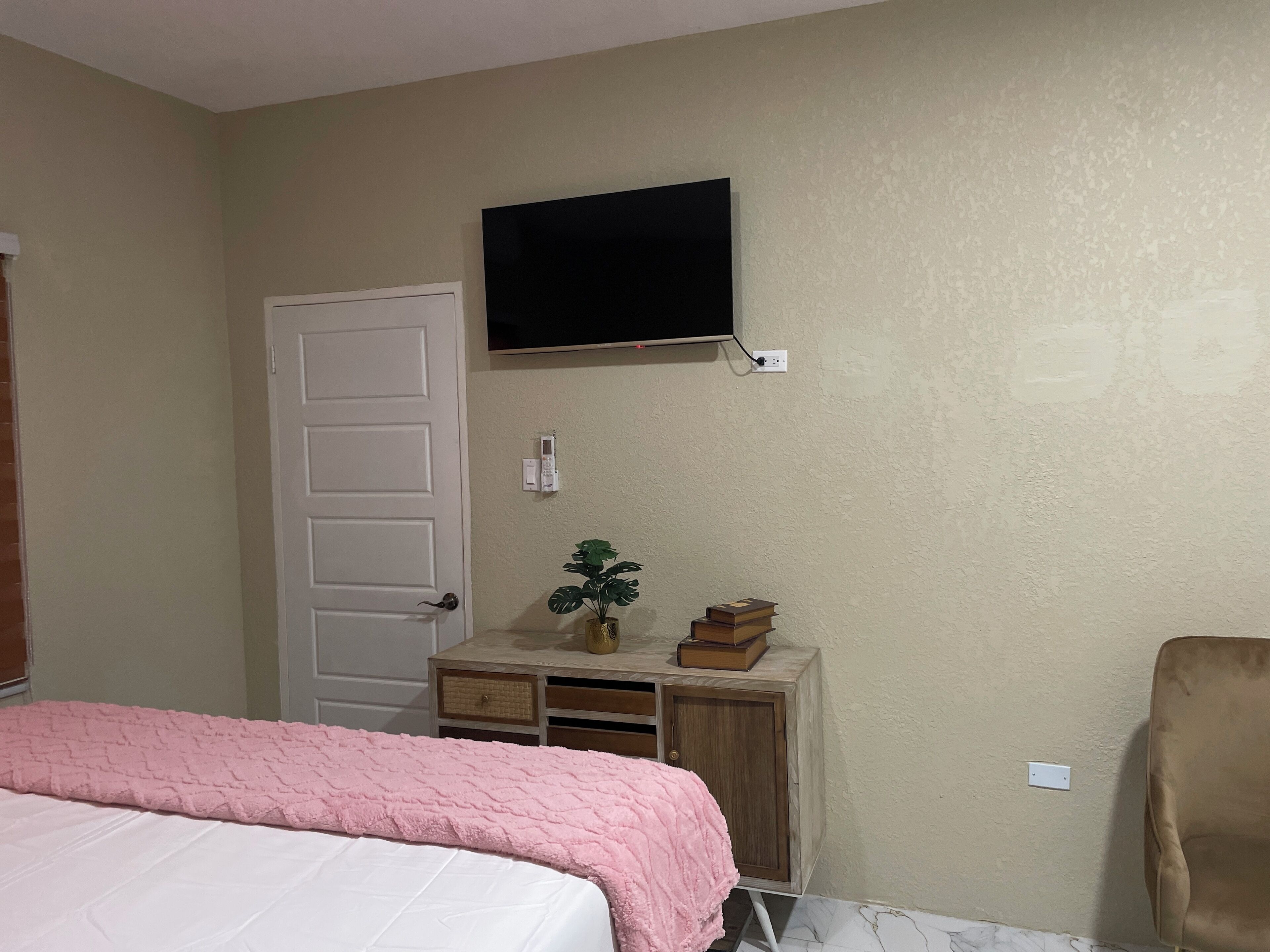 デラックス アパートメント 3 ベッドルーム プライベートプール シティビュー | アイロン / アイロン台、WiFi (無料)