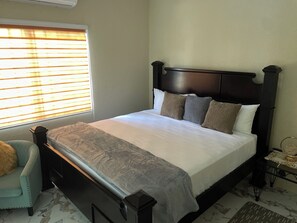 Deluxe Apartment, 3 Bedrooms, Private Pool, City View | Iron/ironing board, free WiFi
