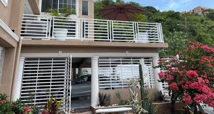 360 Rokview Suites