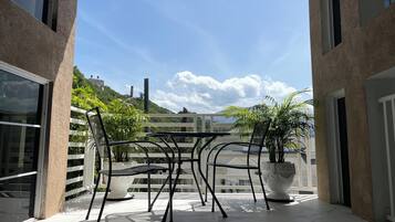 Deluxe Apartment, 3 Bedrooms, Private Pool, City View | Terrace/patio