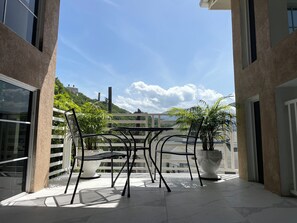 Deluxe Apartment, 3 Bedrooms, Private Pool, City View | Terrace/patio