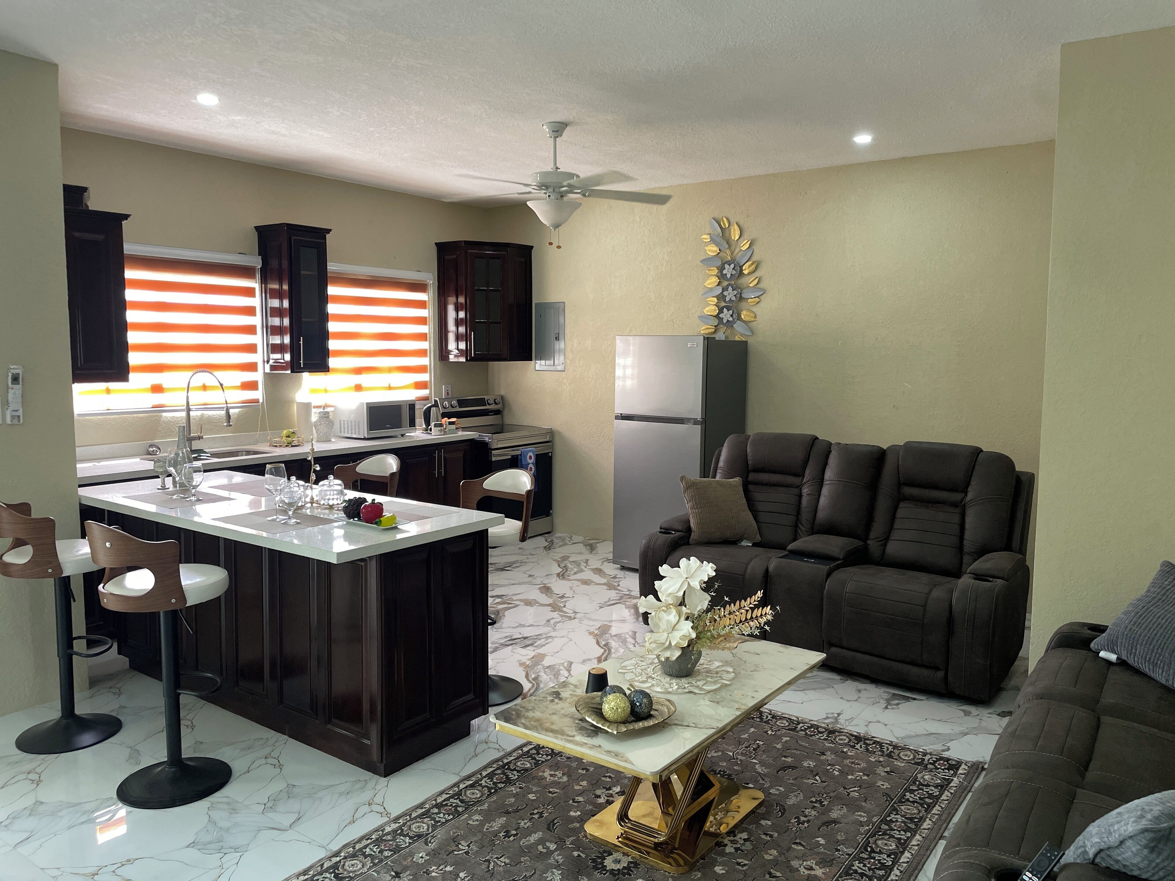 Deluxe Apartment, 3 Bedrooms, Private Pool, City View | Living area | Flat-screen TV