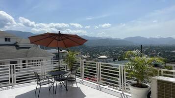 Deluxe Apartment, 3 Bedrooms, Private Pool, City View | Terrace/patio