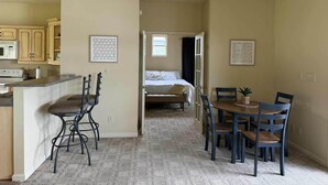 Interior - T&E Riverhouse Retreat (Hanover)