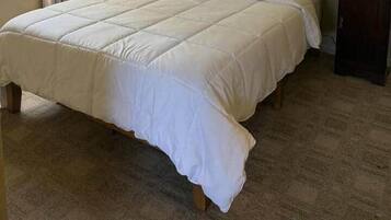 2 soverom, strykejern/-brett, wi-fi (inkludert) og sengetøy