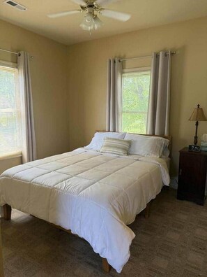 2 bedrooms, iron/ironing board, free WiFi, bed sheets