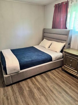 3 chambres, fer et planche à repasser, accès au Wi-Fi (inclus)