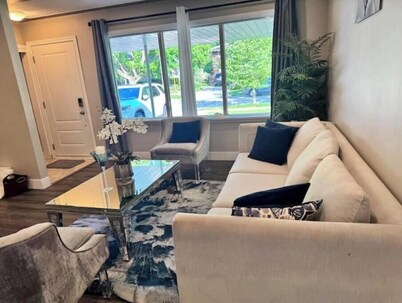 Luxe 3BR. Clean Central & Bright