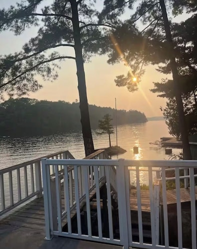 Waterfront Charming Muskoka Cottage