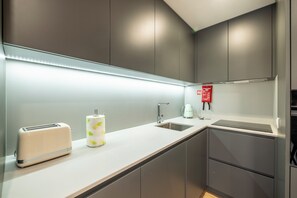 Mikrobølgeovn, ovn, kogeplade, opvaskemaskine