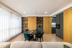 تناول الطعام