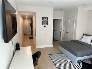 1 bedroom, desk, iron/ironing board, WiFi