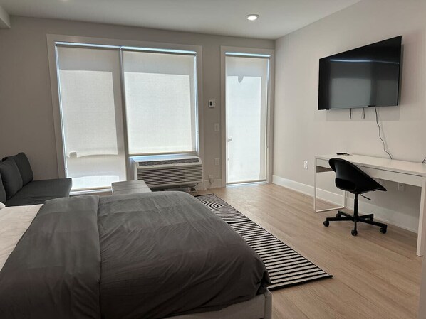 1 bedroom, desk, iron/ironing board, WiFi - Cozy Modern Studio Apartment (Jersey City)