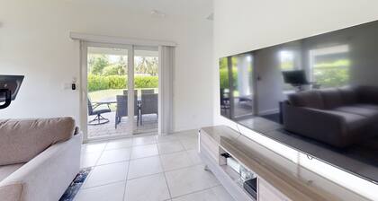 Modern Coastal Retreat Near Beaches & Trails