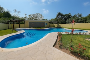 Udendørs pool