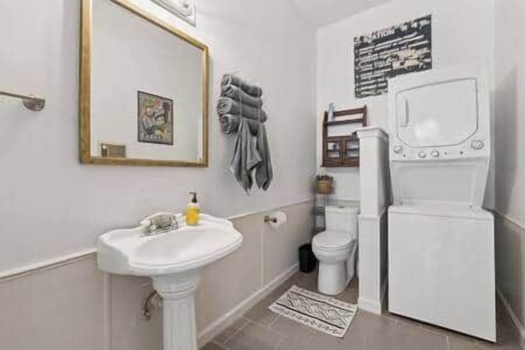 Dusche, Haartrockner, Bidet, Handtücher
