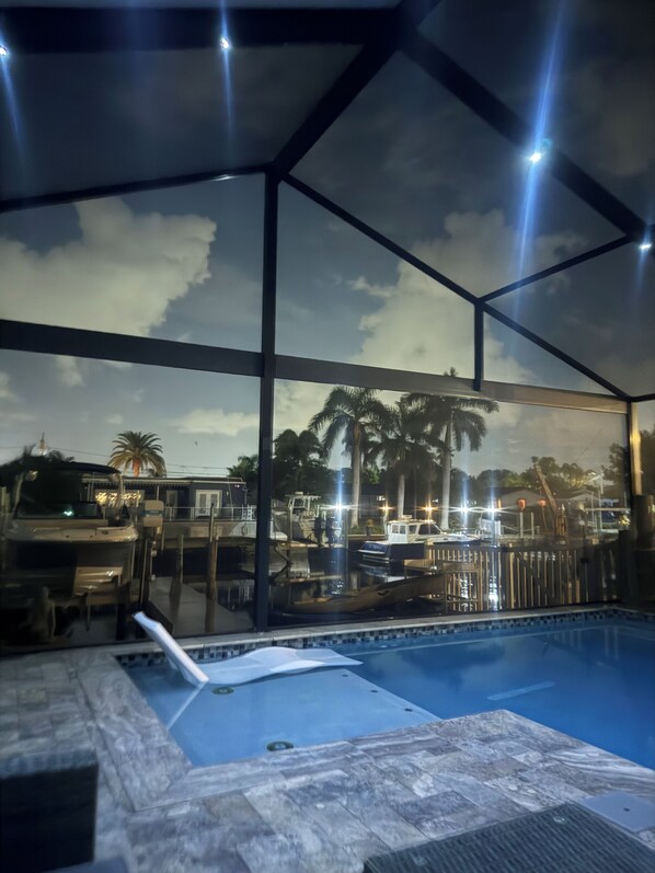 Pool - Spacious Florida Gem: 3 Bed, 3 Bath Rental Boasting Private Pool, Hot Tub, Dock (New Port Richey)