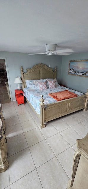 4 bedrooms, WiFi, bed sheets