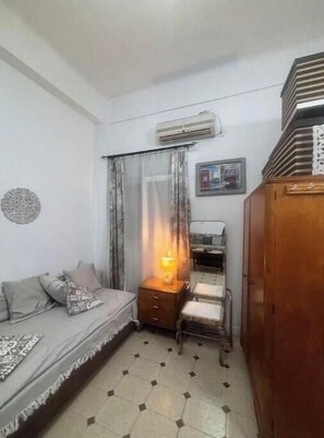 1 bedroom, in-room safe, iron/ironing board, free WiFi