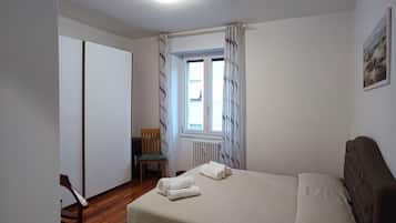 2 Schlafzimmer, Zimmersafe, BĂŒgeleisen/BĂŒgelbrett, Reisekinderbett