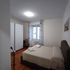 2 bedrooms, in-room safe, iron/ironing board, travel crib