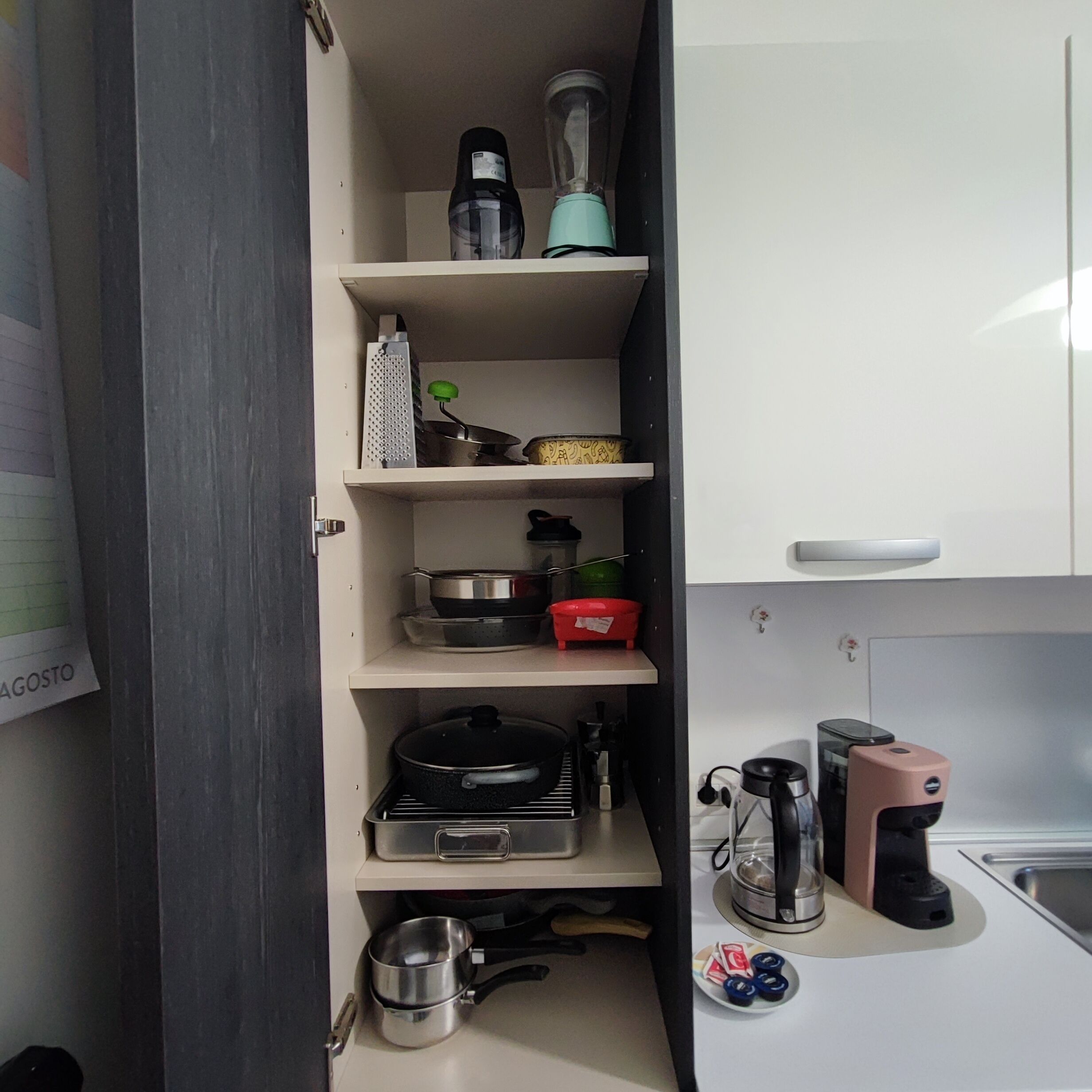 Frigorifero, forno, piano cottura, lavastoviglie