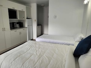Classic Triple Room | Free WiFi, bed sheets