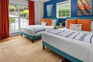 5 bedrooms, desk, iron/ironing board, travel crib