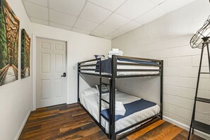 4 chambres, bureau, lit parapluie, Wi-Fi