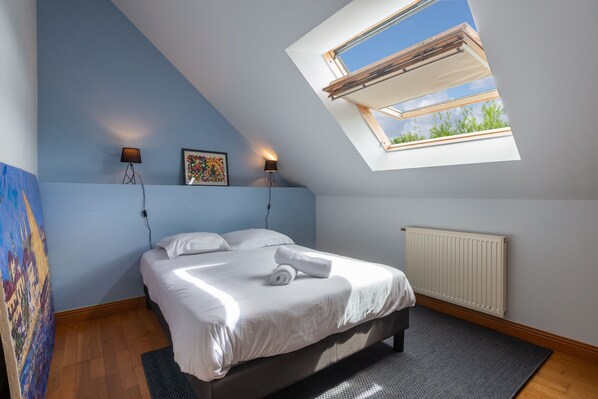4 chambres, fer et planche à repasser, Wi-Fi gratuit, draps fournis