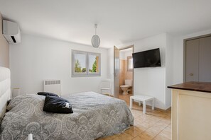 4 bedrooms, free WiFi