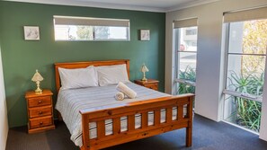4 Schlafzimmer, Bügeleisen/Bügelbrett, Reisekinderbett, kostenloses WLAN