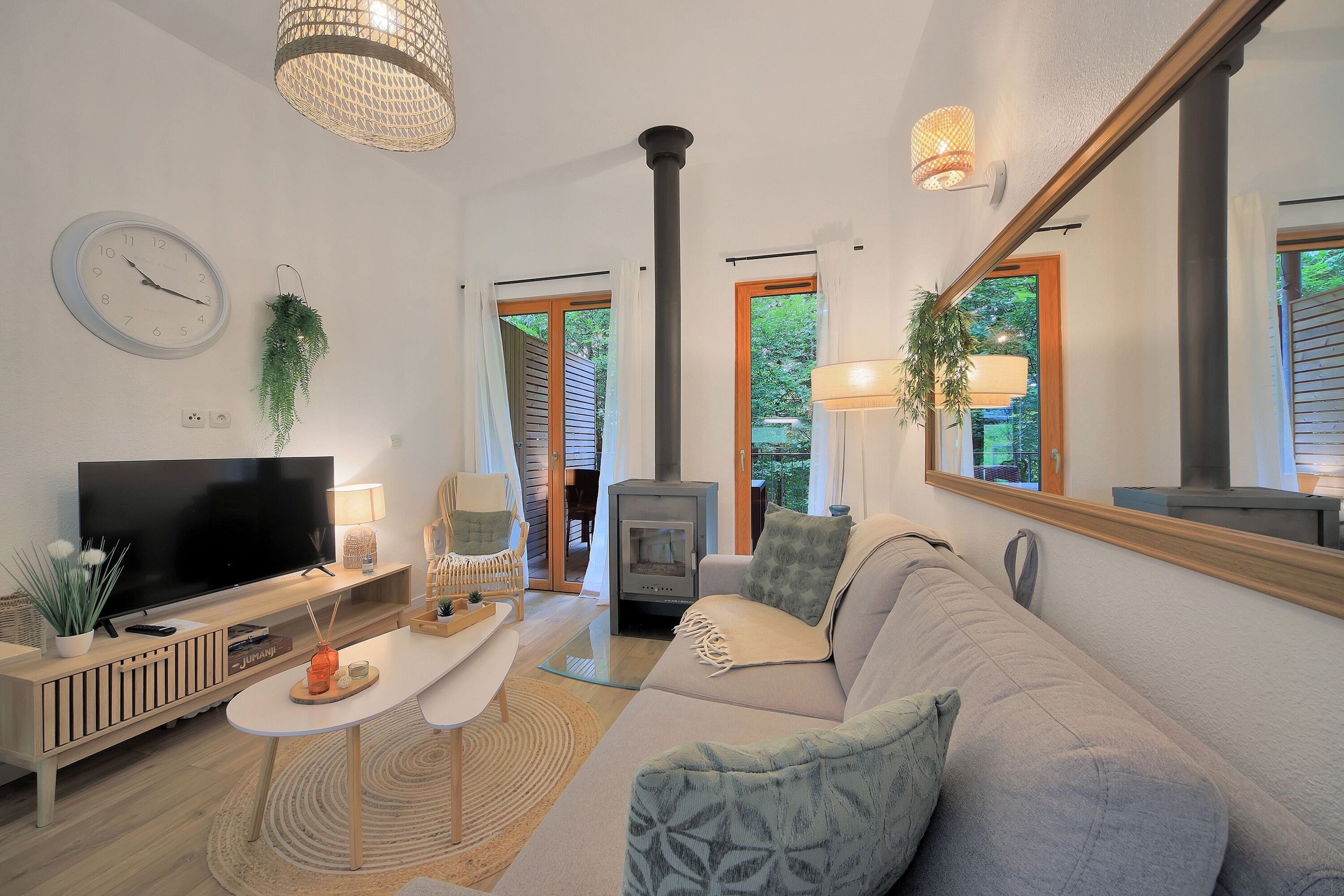 Télévision, cheminée