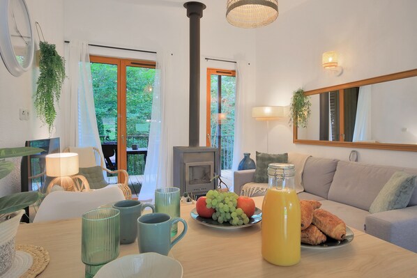 Télévision, cheminée