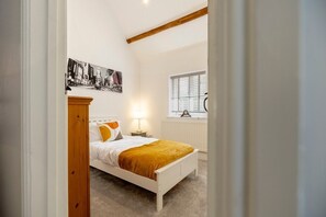 6 dormitorios, tabla de planchar con plancha, wifi gratis y ropa de cama
