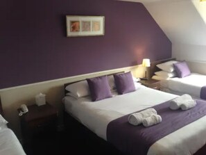 Family Room | Iron/ironing board, free WiFi