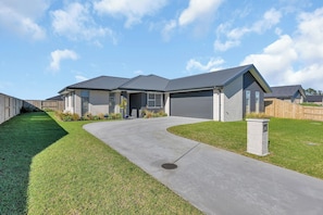 Exterior - Serendipity - One Tree Point Holiday Home (Whangarei)