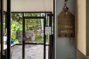 Interior - Oasis privacy heated Pool Game room 3 mins Sister Spring (Crystal River)