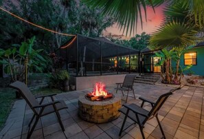 Terrace/patio - Oasis privacy heated Pool Game room 3 mins Sister Spring (Crystal River)