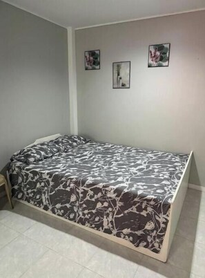 Internet, bed sheets