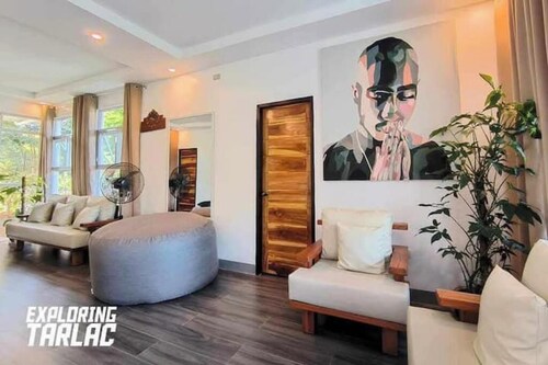 Villa w/ nature’sView &Pool/bonfire/outside movie