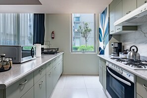 Fridge, microwave, oven, stovetop - Your Family Base in CDMX, Spacious, Stylish and Free Parking (Mexico City)