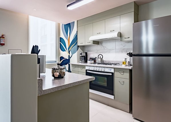 Fridge, microwave, oven, stovetop
